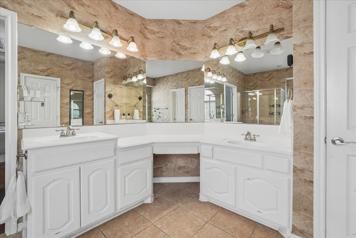 5856 Summerwood Drive Grand Prairie TX 75052
