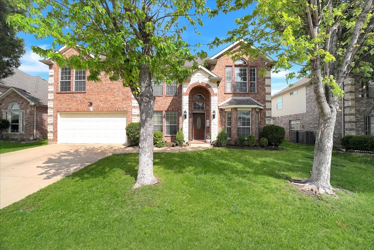 5856 Summerwood Drive Grand Prairie TX 75052