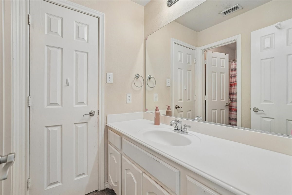 5856 Summerwood Drive Grand Prairie TX 75052