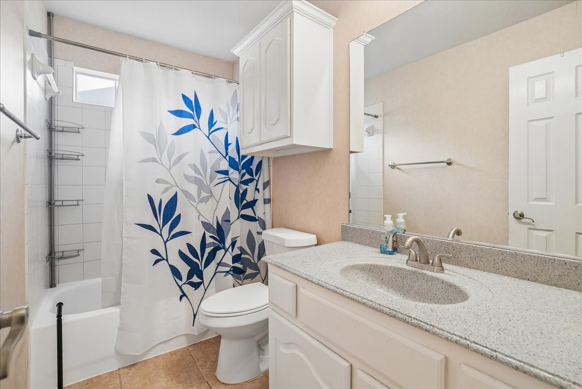 5856 Summerwood Drive Grand Prairie TX 75052