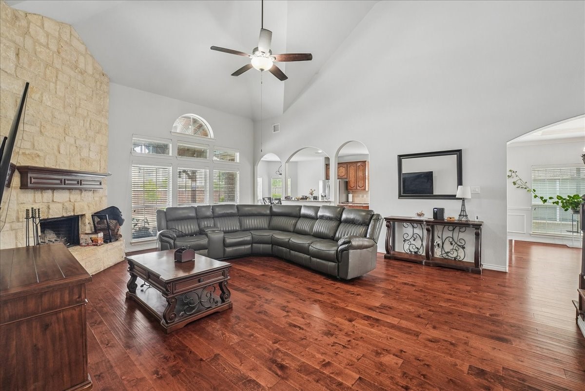 5856 Summerwood Drive Grand Prairie TX 75052