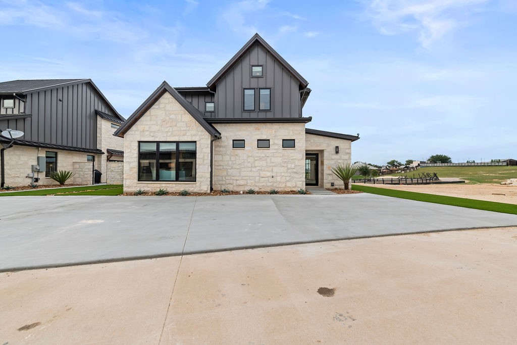 355 Emma Jean Trail Iredell TX 76649