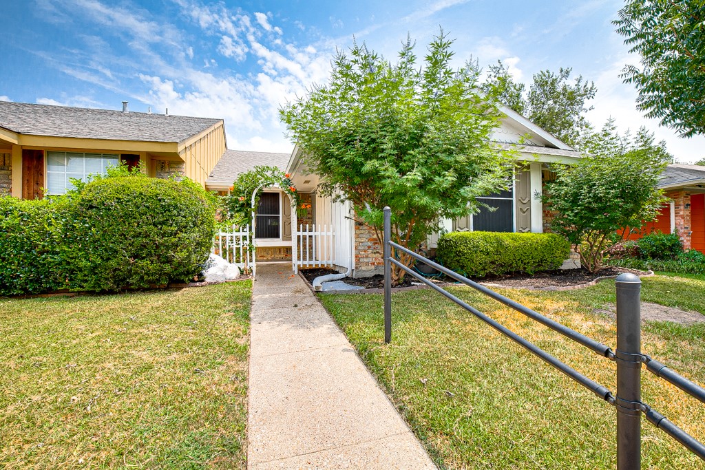 3927 Queens Court Garland TX 75043