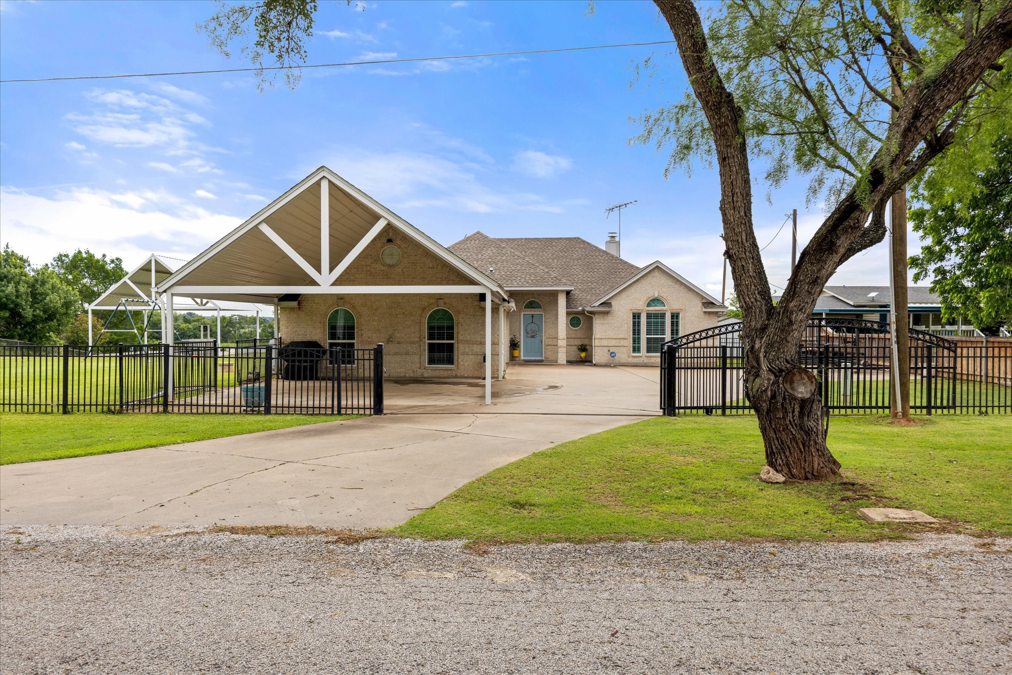 3226 Sunrise Court Granbury TX 76048
