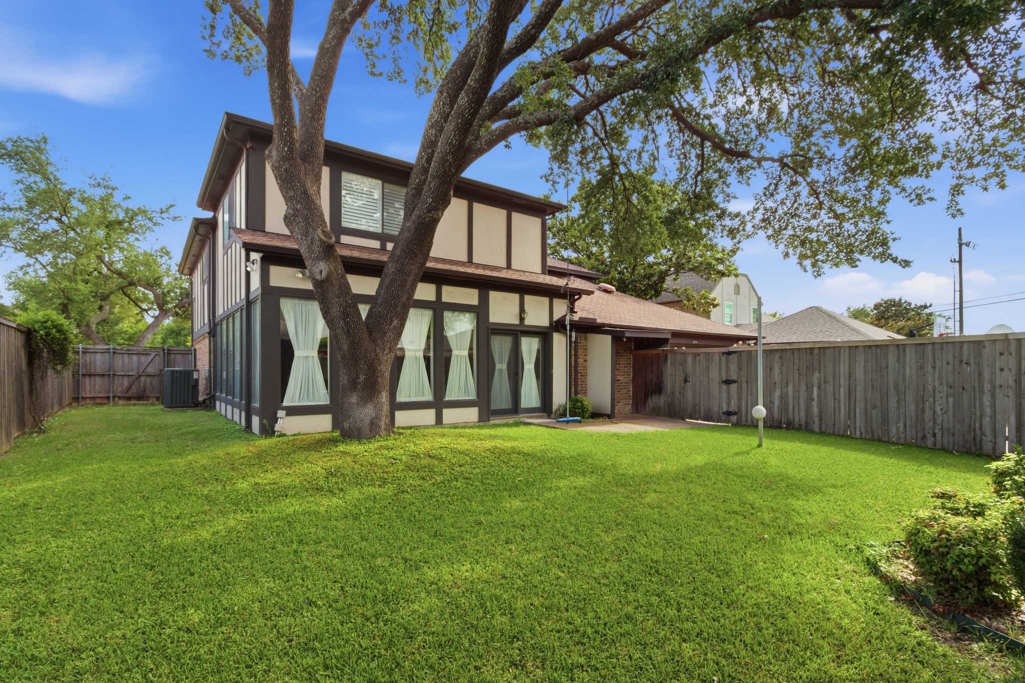 1218 Stratford Drive Richardson TX 75080