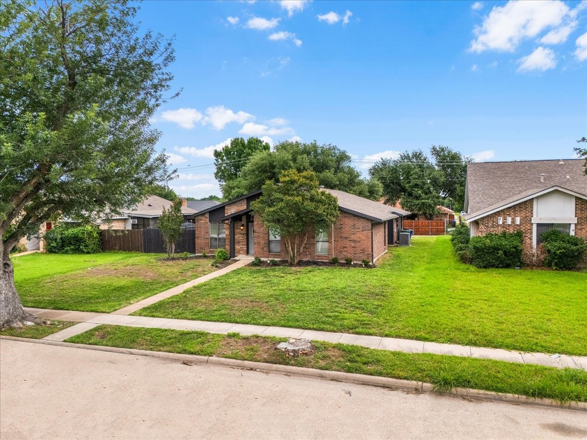 3120 Mayfair Drive Carrollton TX 75007