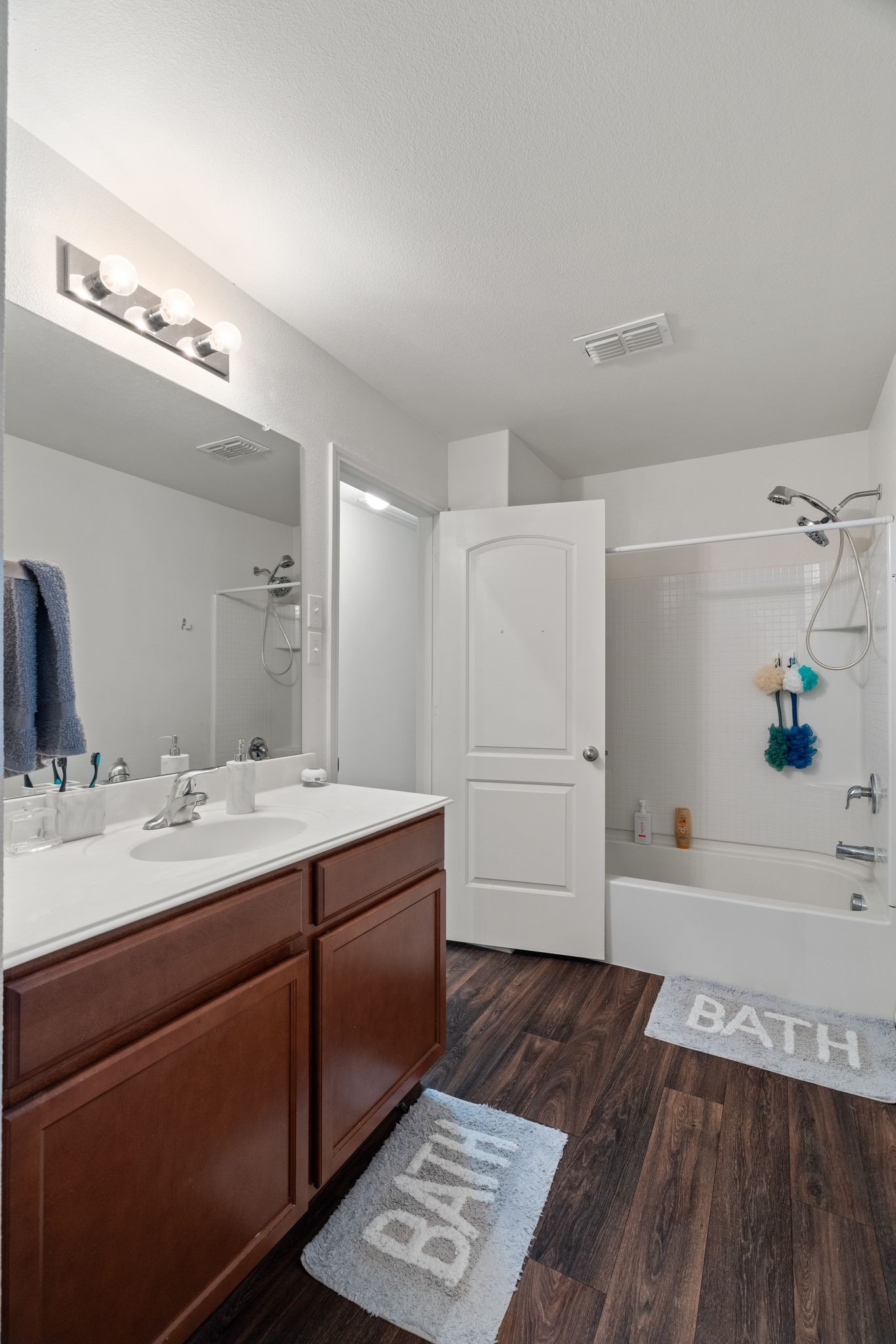 9831 Whistler Drive Dallas TX 75217