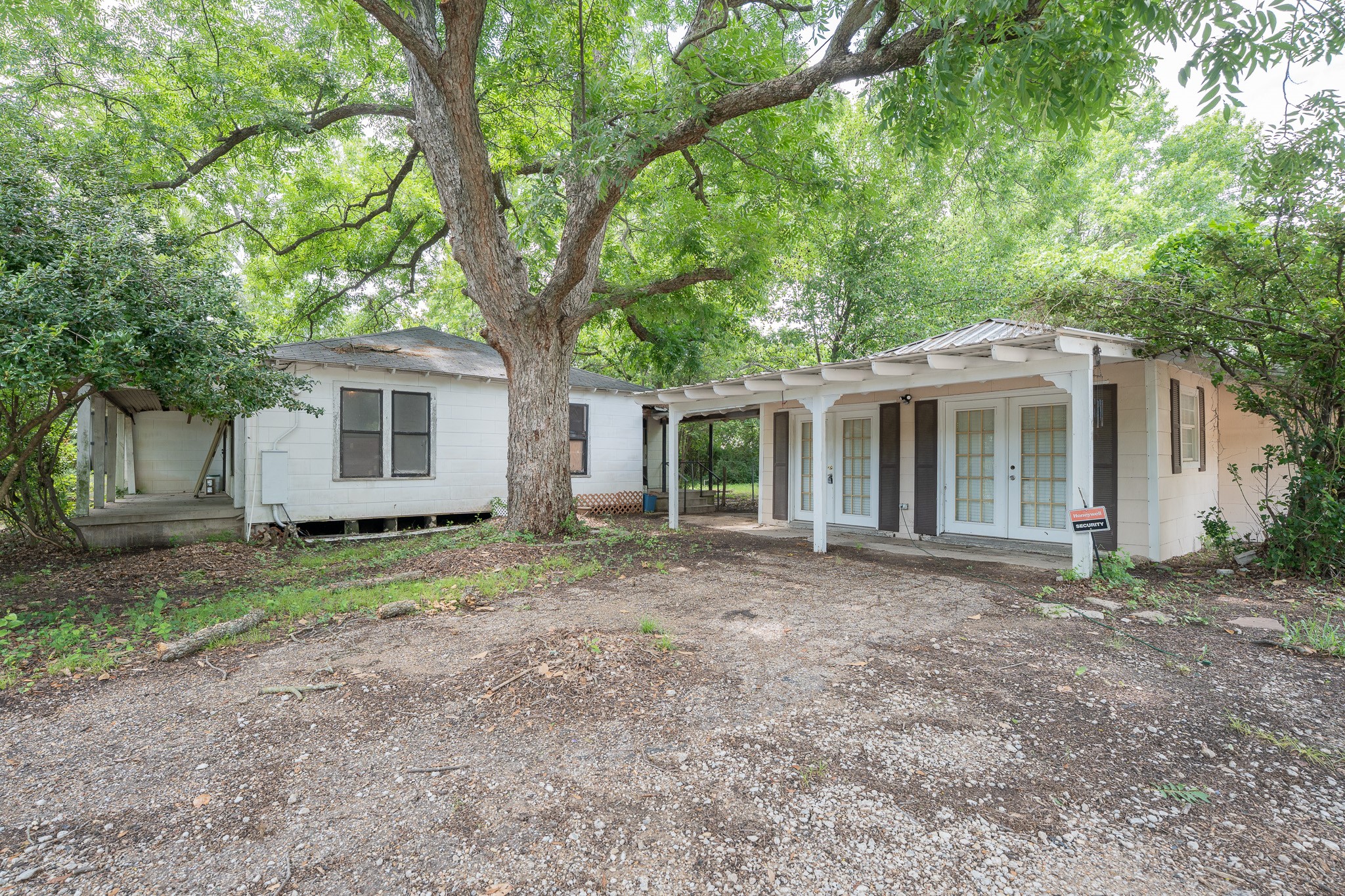 2817 Guthrie Road Garland TX 75043