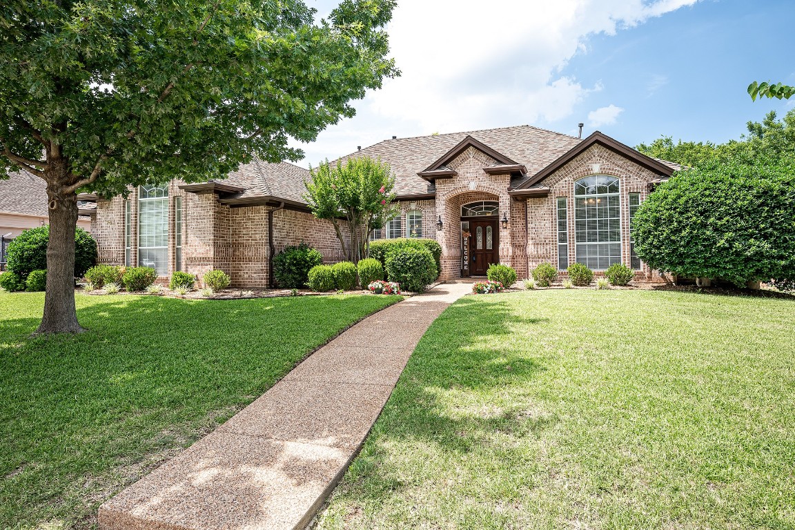 8909 Thornmeadow Court North Richland Hills TX 76182