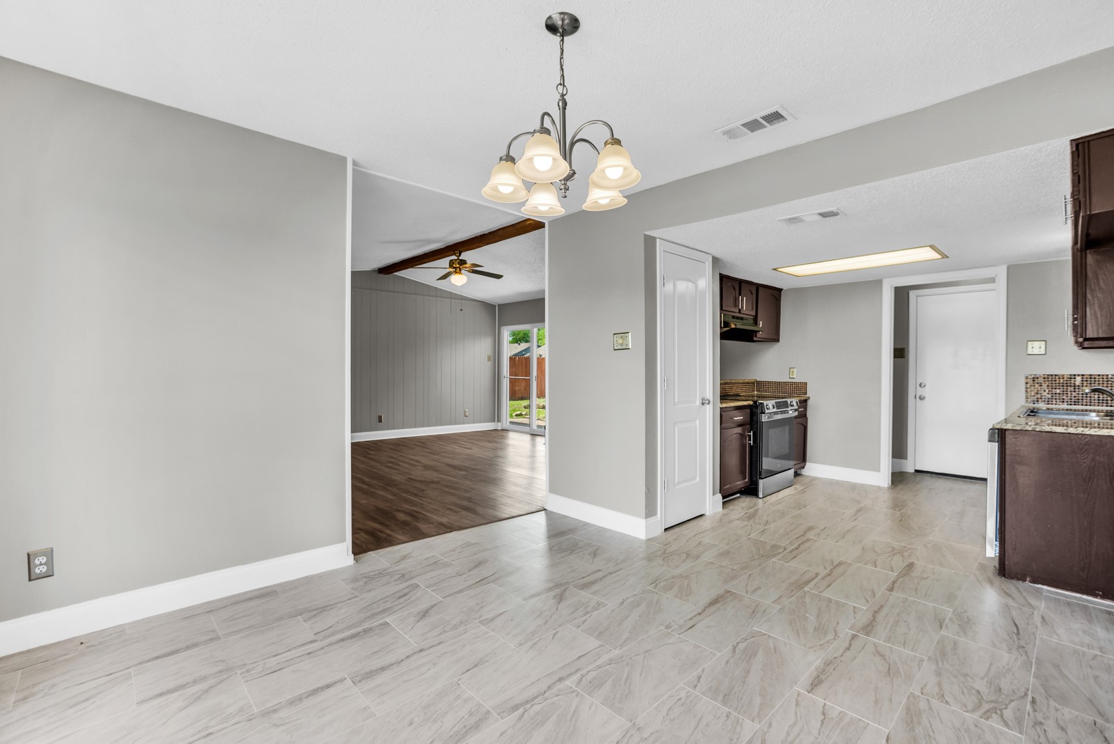 1125 Pleasant Valley Road Garland TX 75040