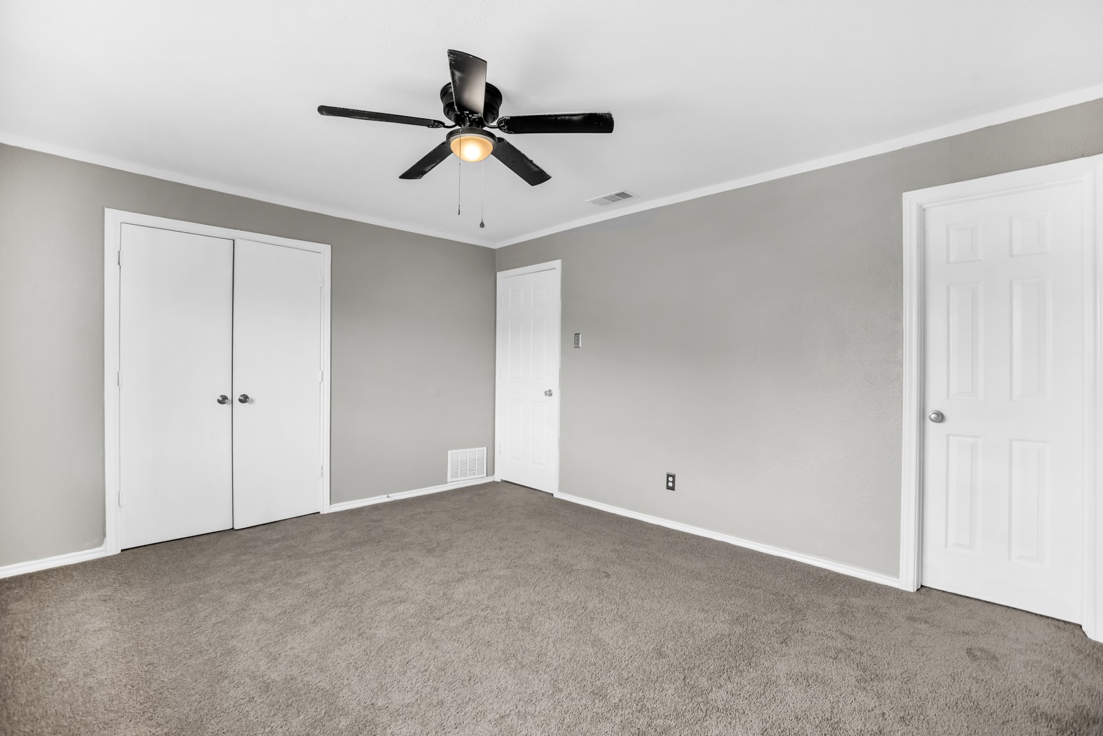 1125 Pleasant Valley Road Garland TX 75040
