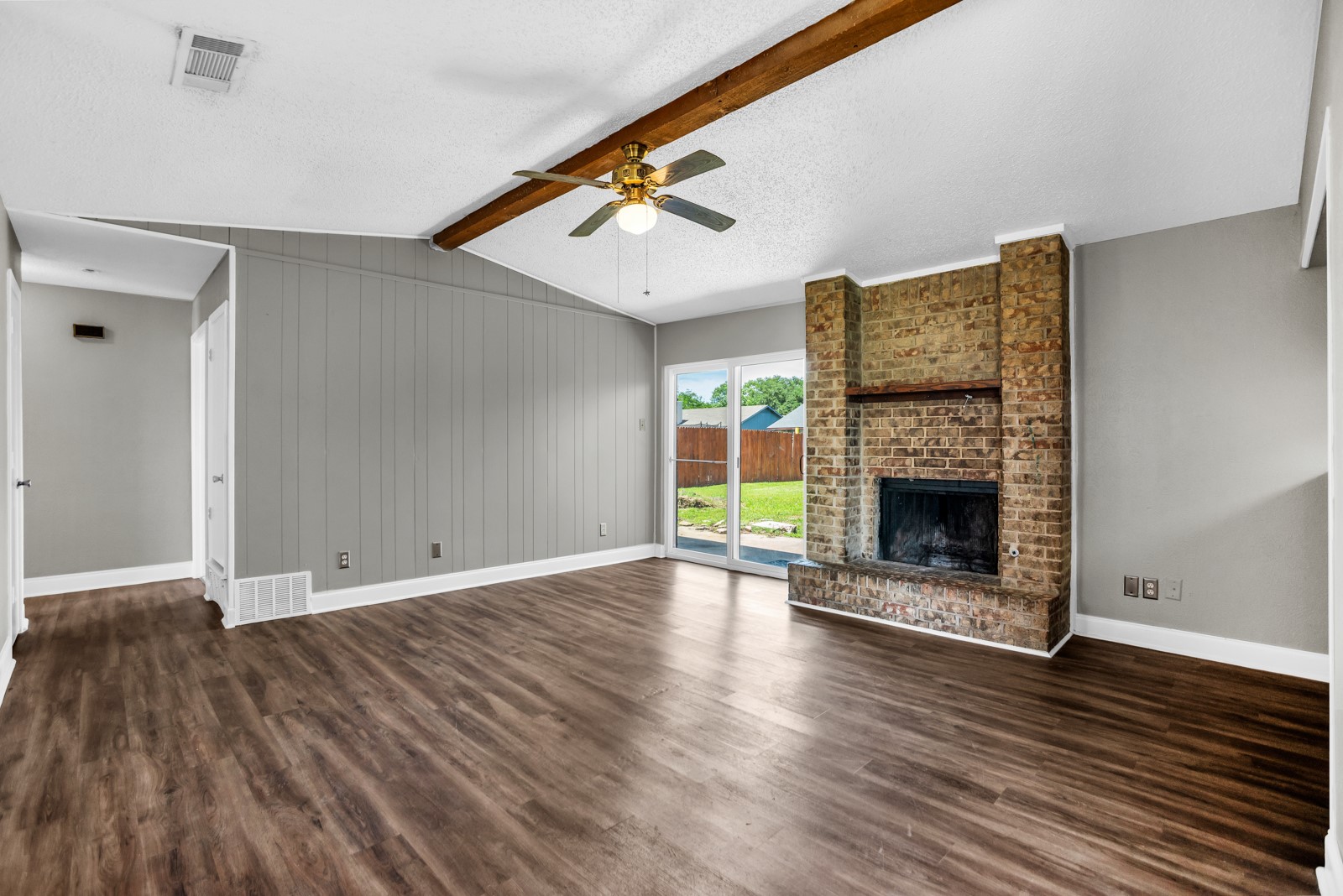 1125 Pleasant Valley Road Garland TX 75040