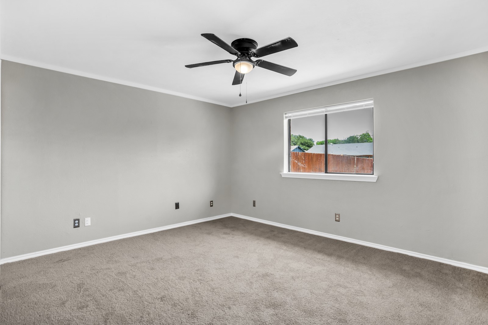 1125 Pleasant Valley Road Garland TX 75040