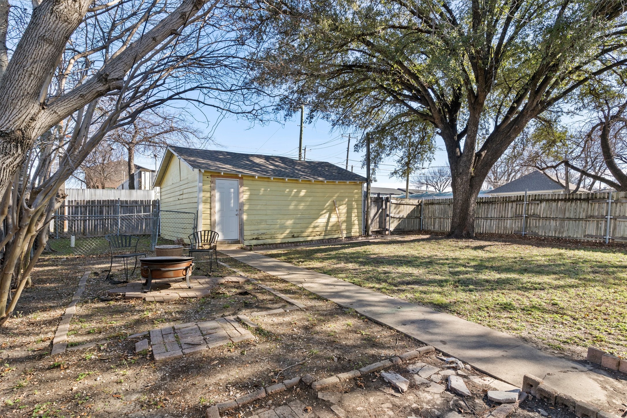 2739 Livingston Avenue Fort Worth TX 76110