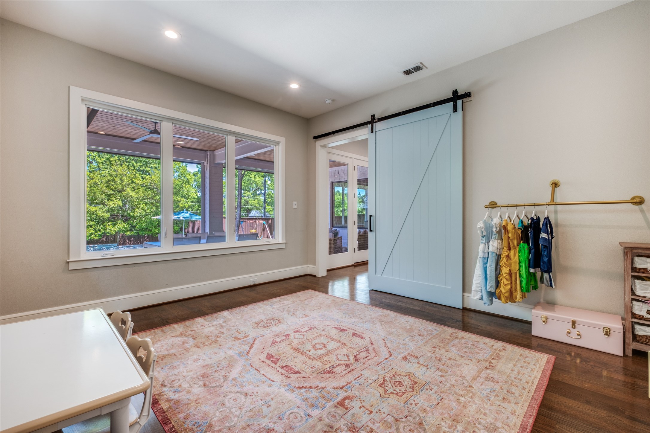 6911 Clayton Avenue Dallas TX 75214