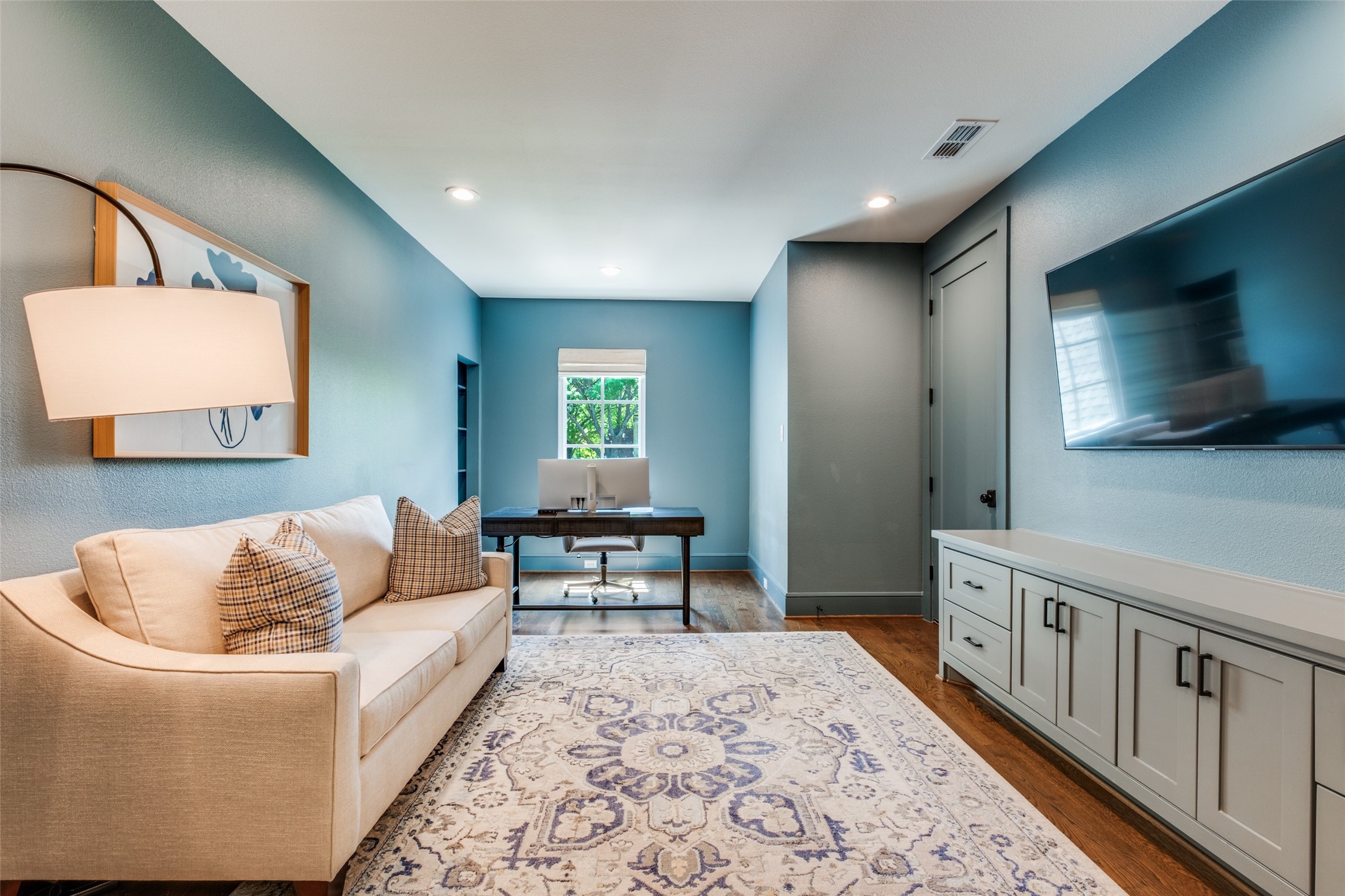 6911 Clayton Avenue Dallas TX 75214