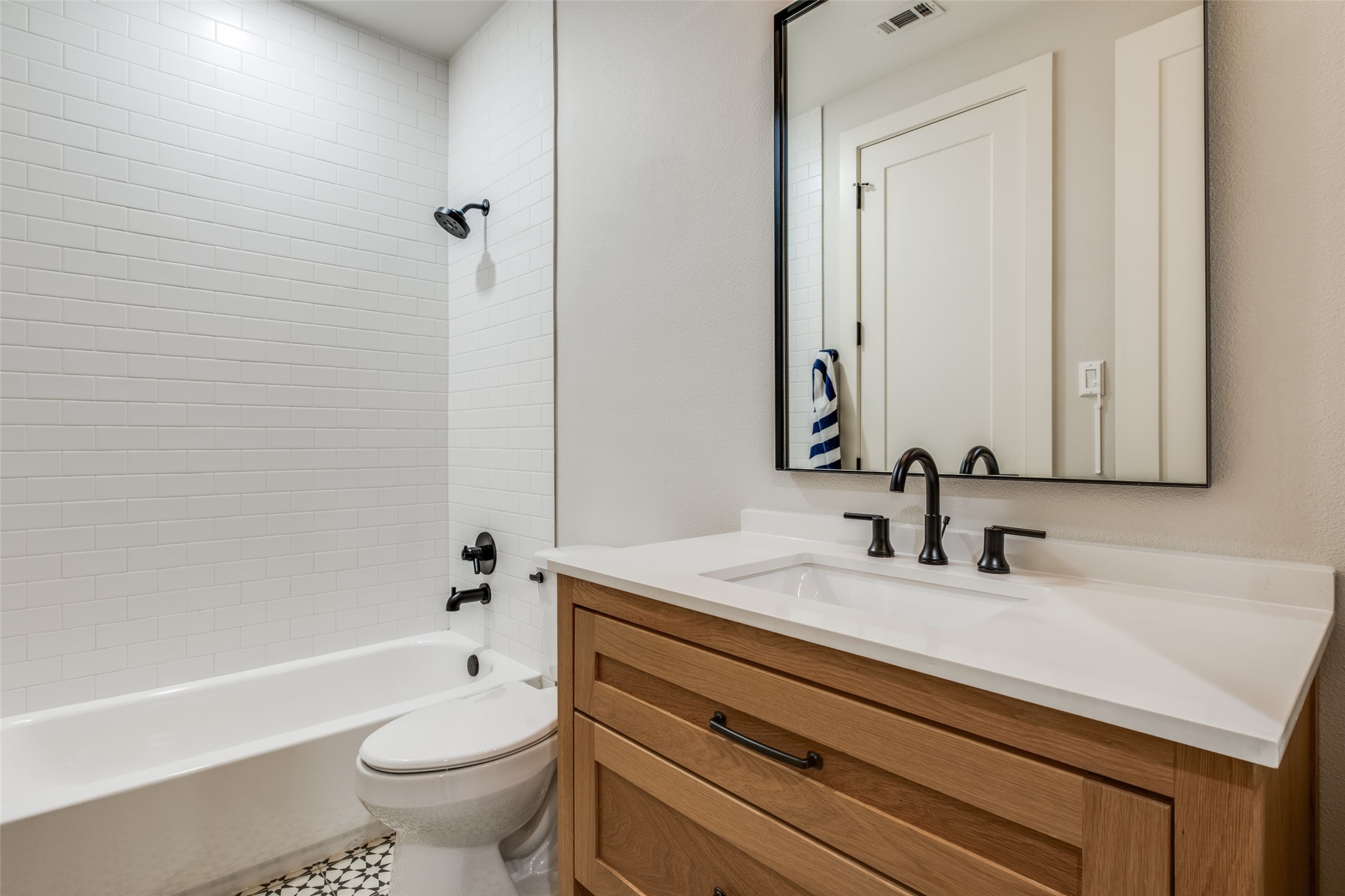 6911 Clayton Avenue Dallas TX 75214