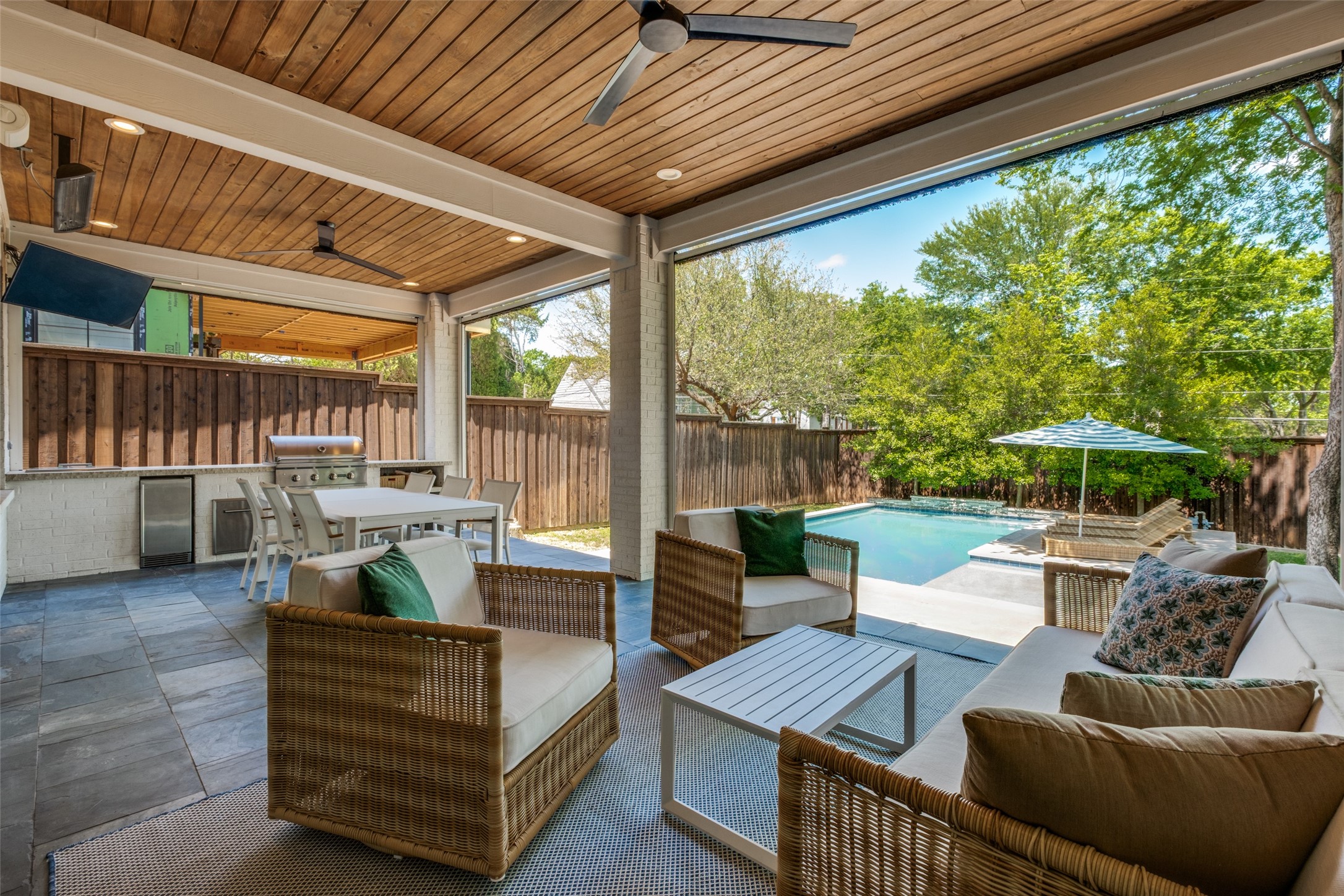 6911 Clayton Avenue Dallas TX 75214