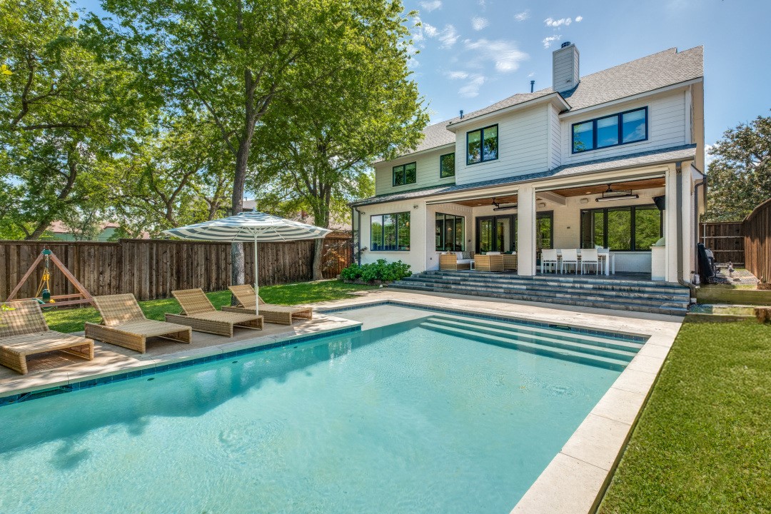 6911 Clayton Avenue Dallas TX 75214