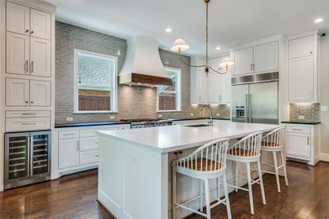 6911 Clayton Avenue Dallas TX 75214
