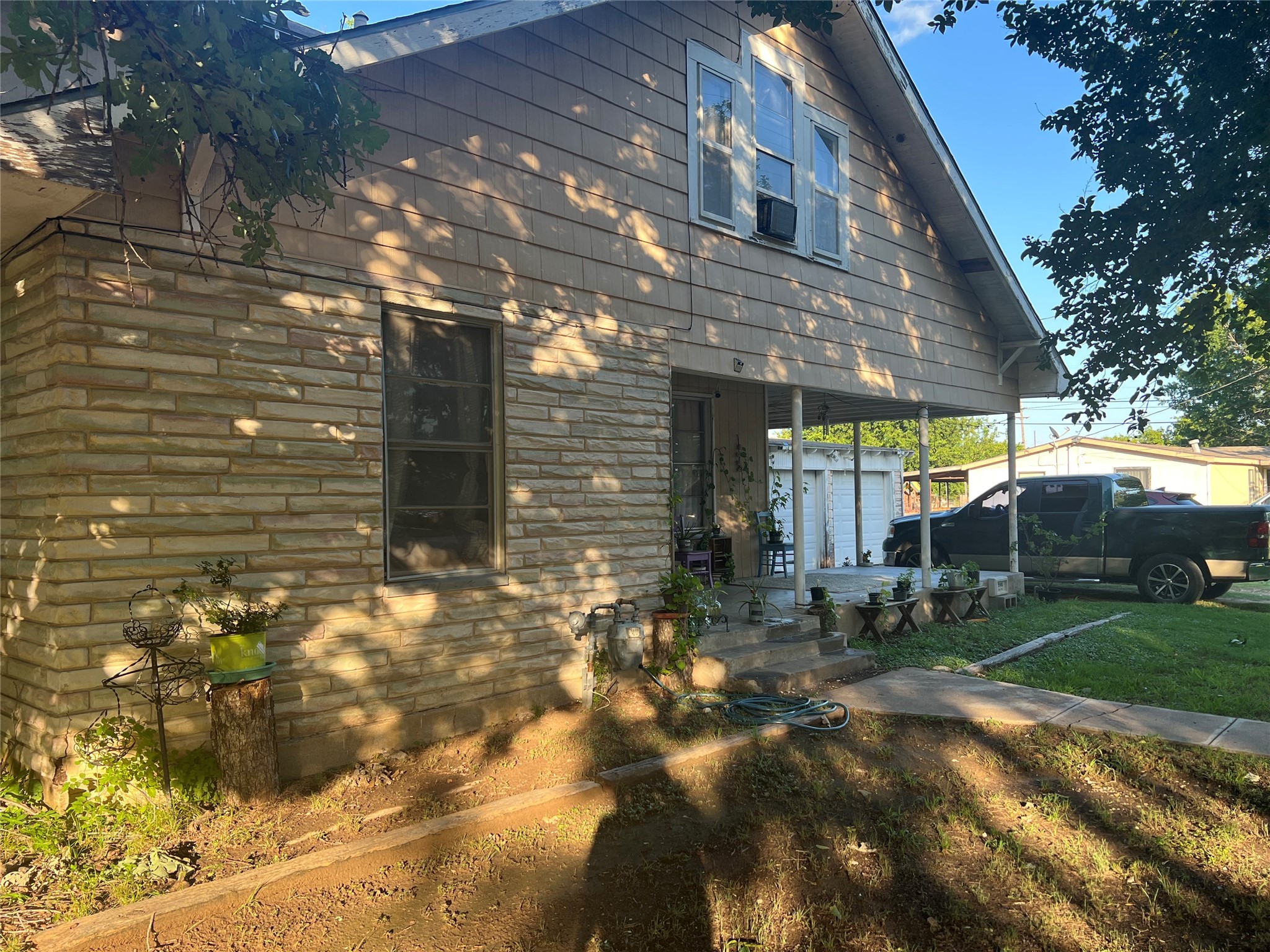 208 Erie Street Cleburne TX 76031