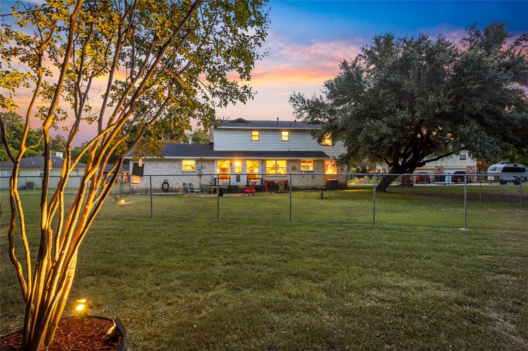 2518 Glenbrook Circle Garland TX 75041