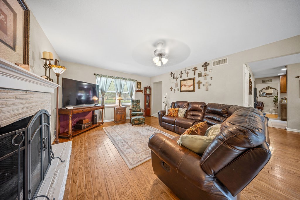 2518 Glenbrook Circle Garland TX 75041