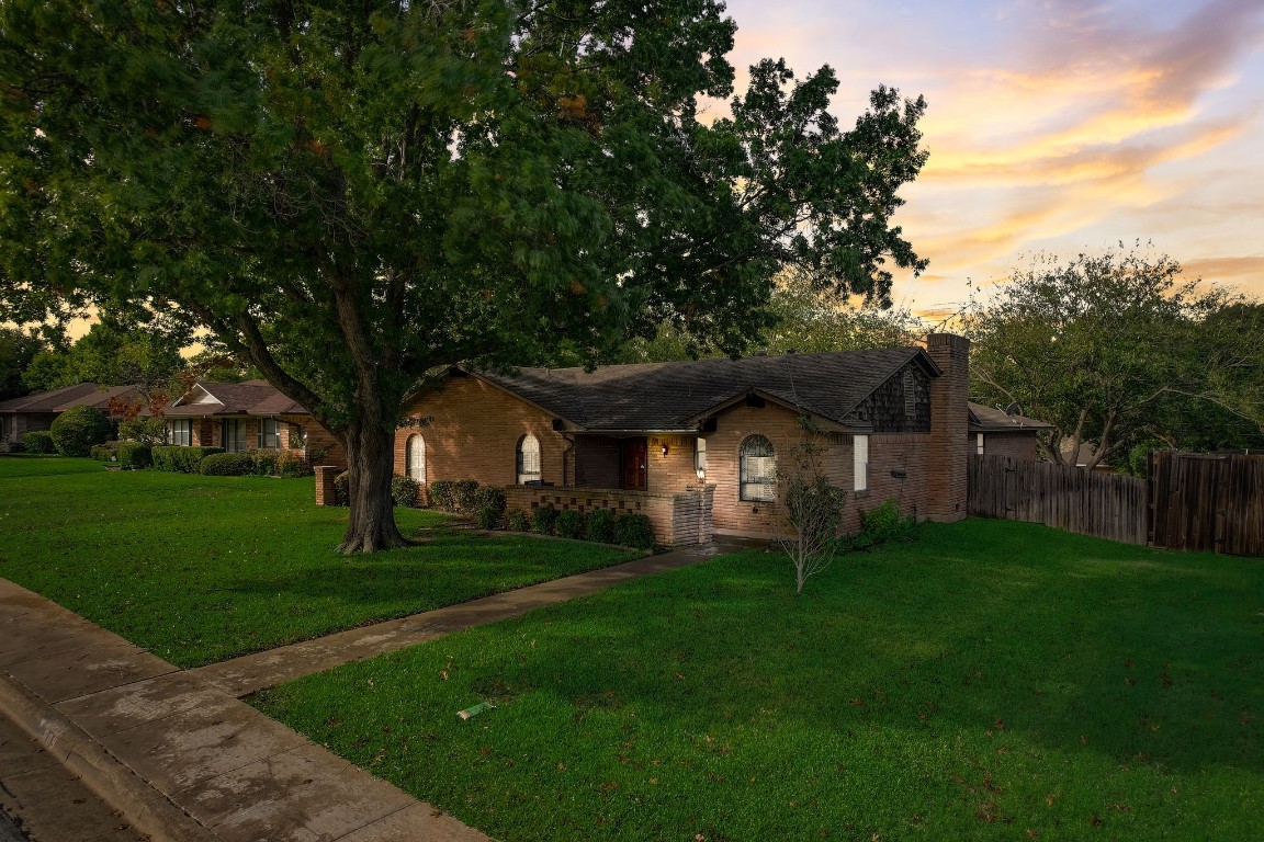 809 Vince Lane Desoto TX 75115