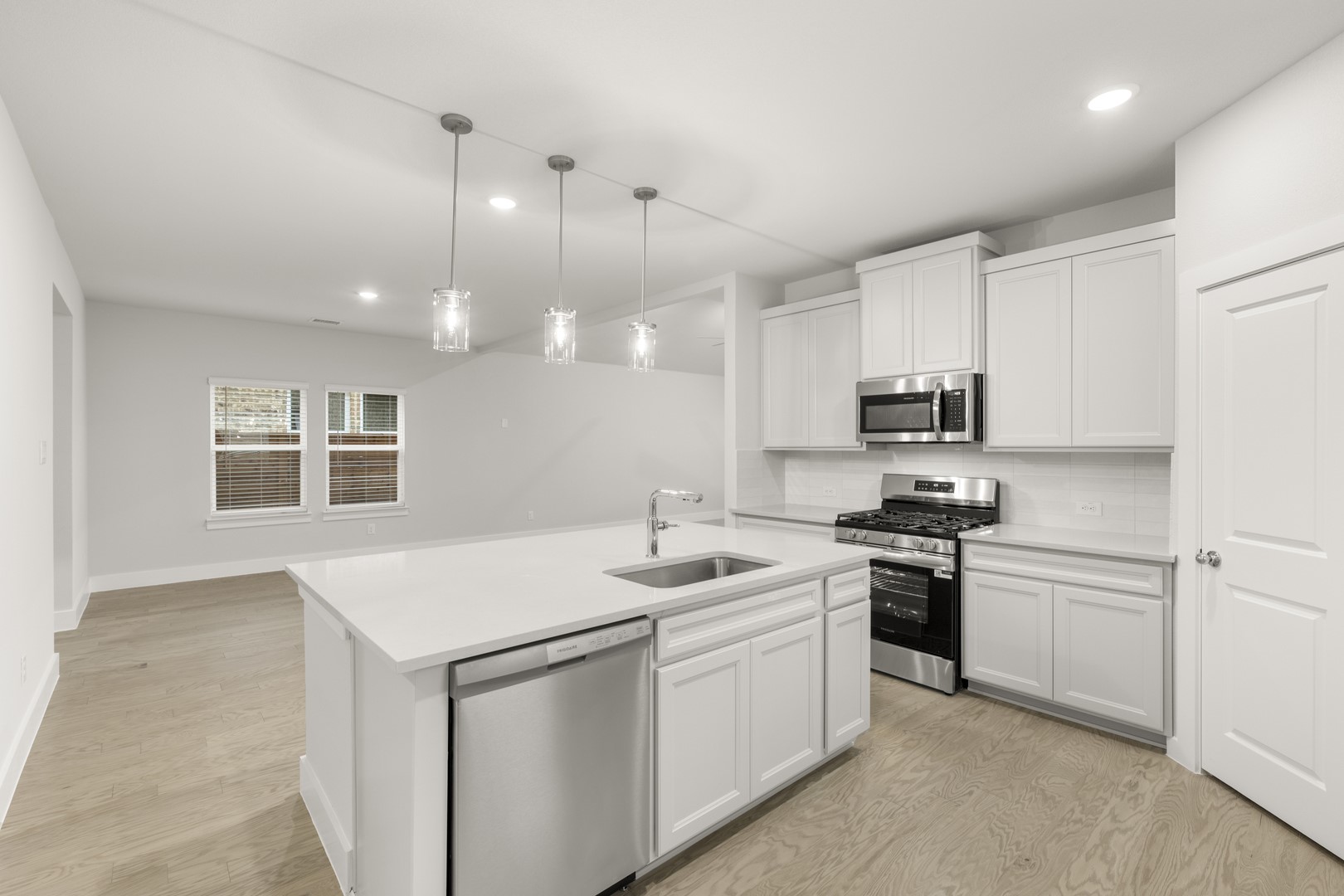 1917 Sapphire Run Mesquite TX 75181