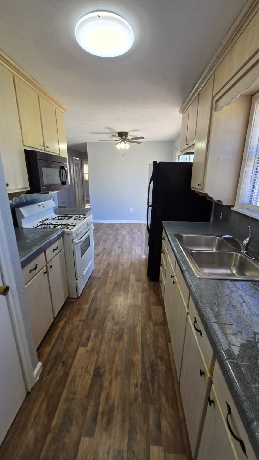 310 S Wickham Street Alvord TX 76225