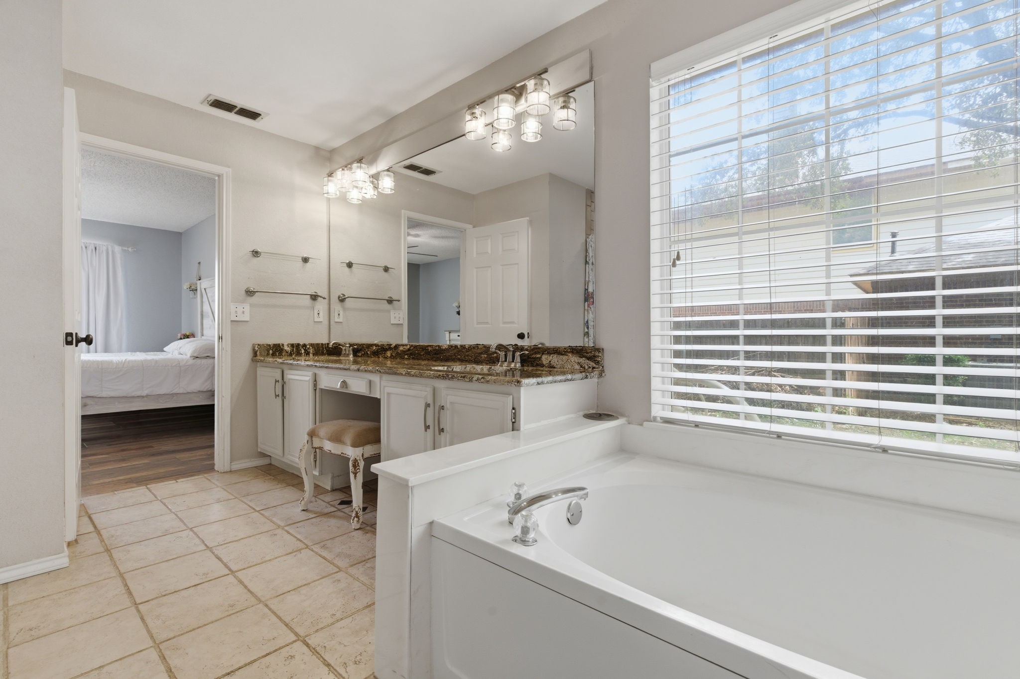 313 Georgian Oak Court Lake Dallas TX 75065
