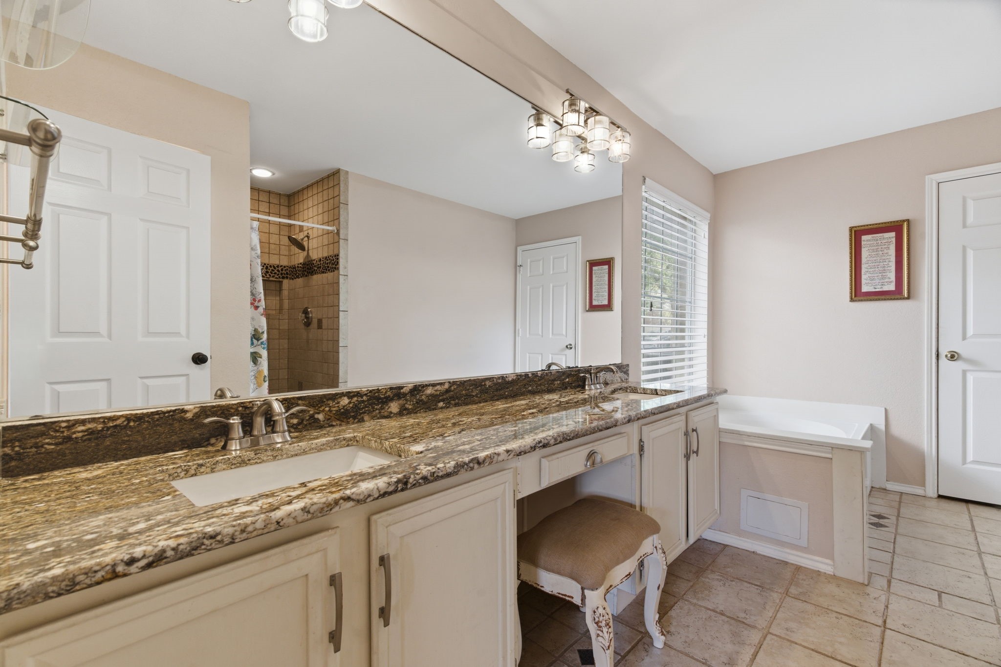 313 Georgian Oak Court Lake Dallas TX 75065