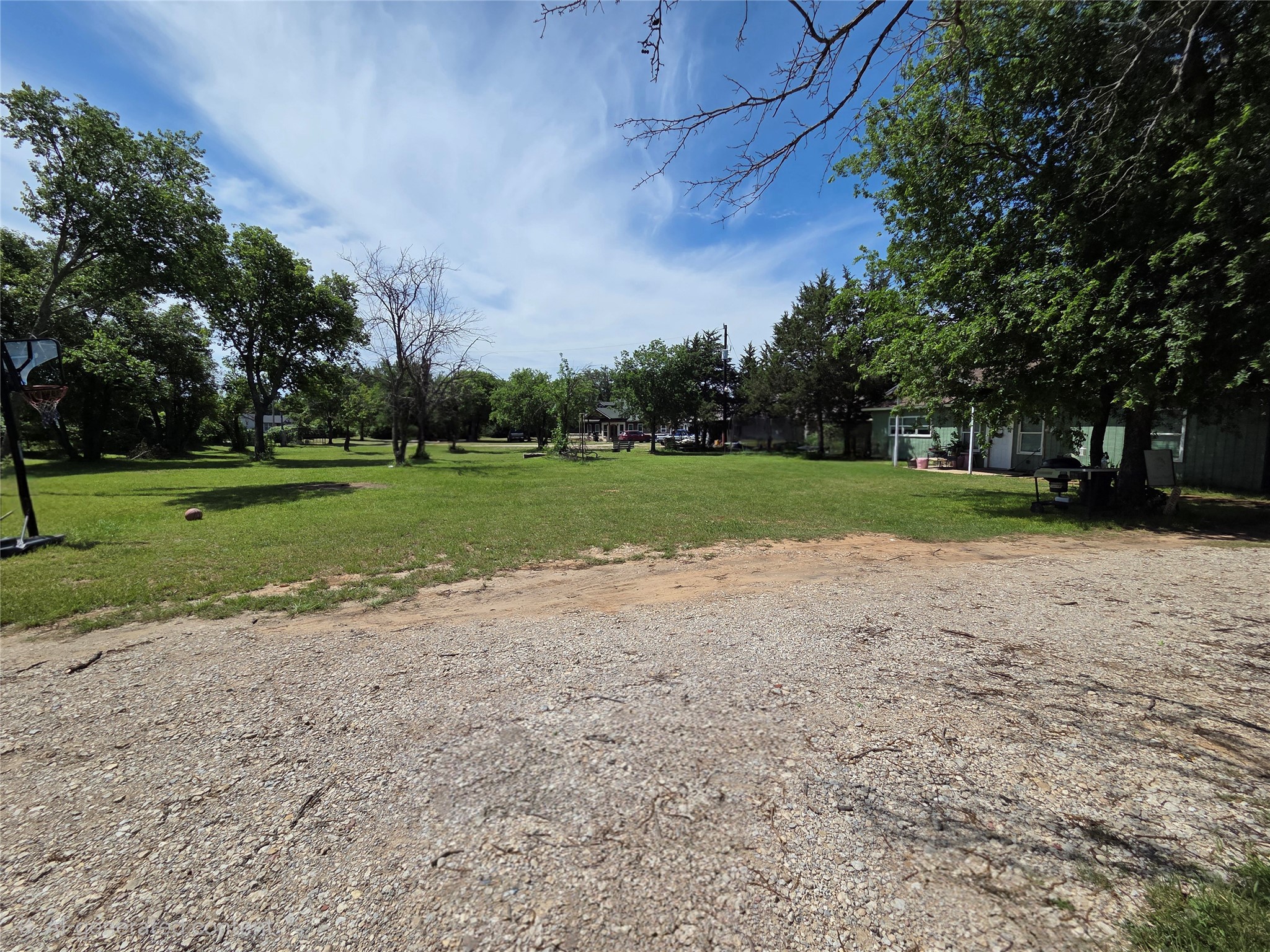 138 County Road 4876 Newark TX 76071