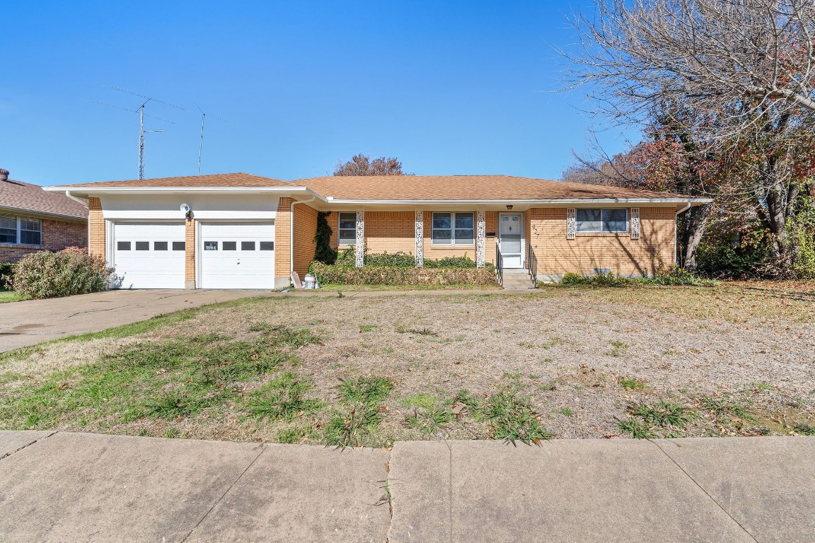 927 Poinsettia Drive Lancaster TX 75146
