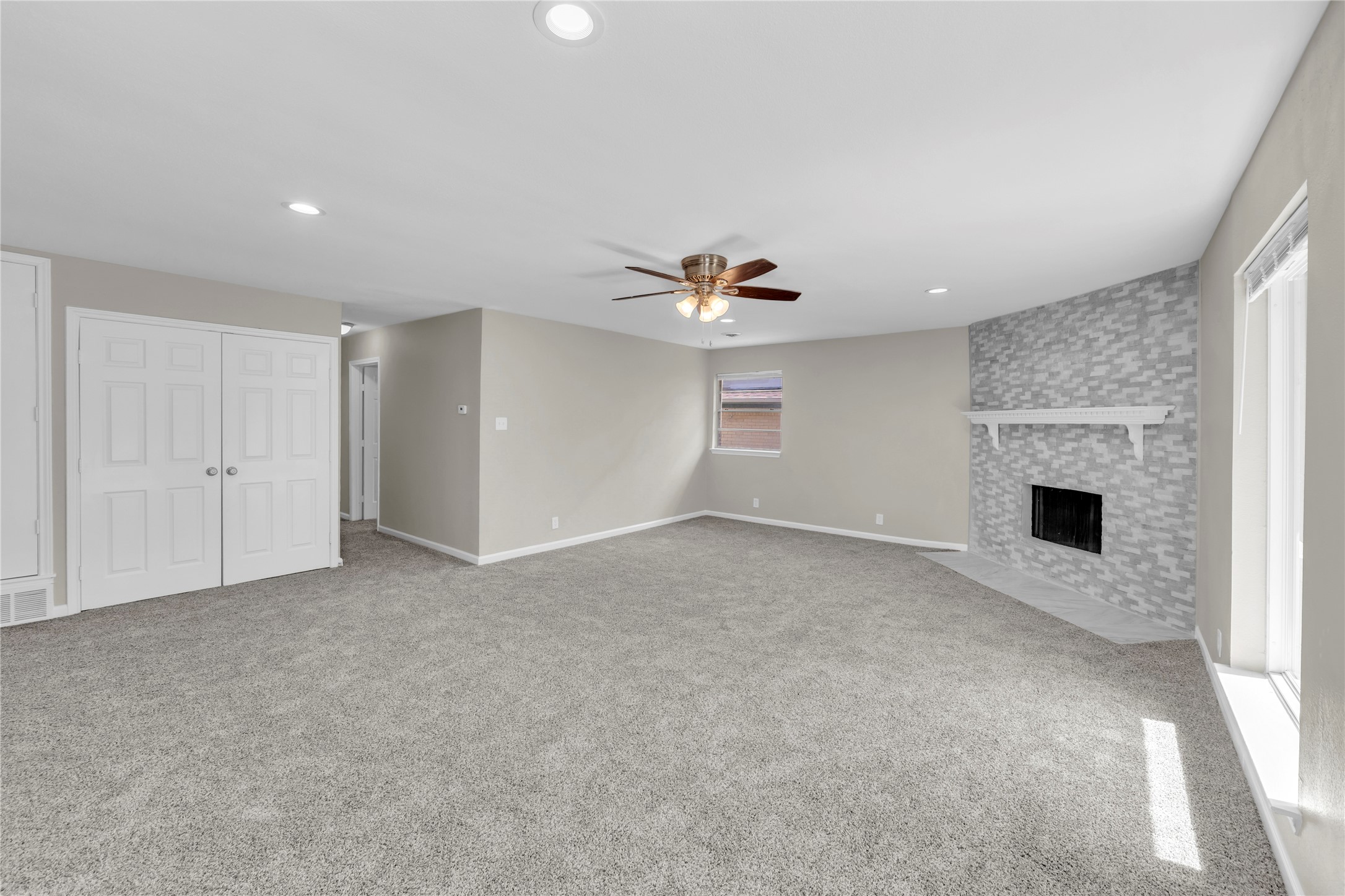 12 Somerset Terrace Bedford TX 76022