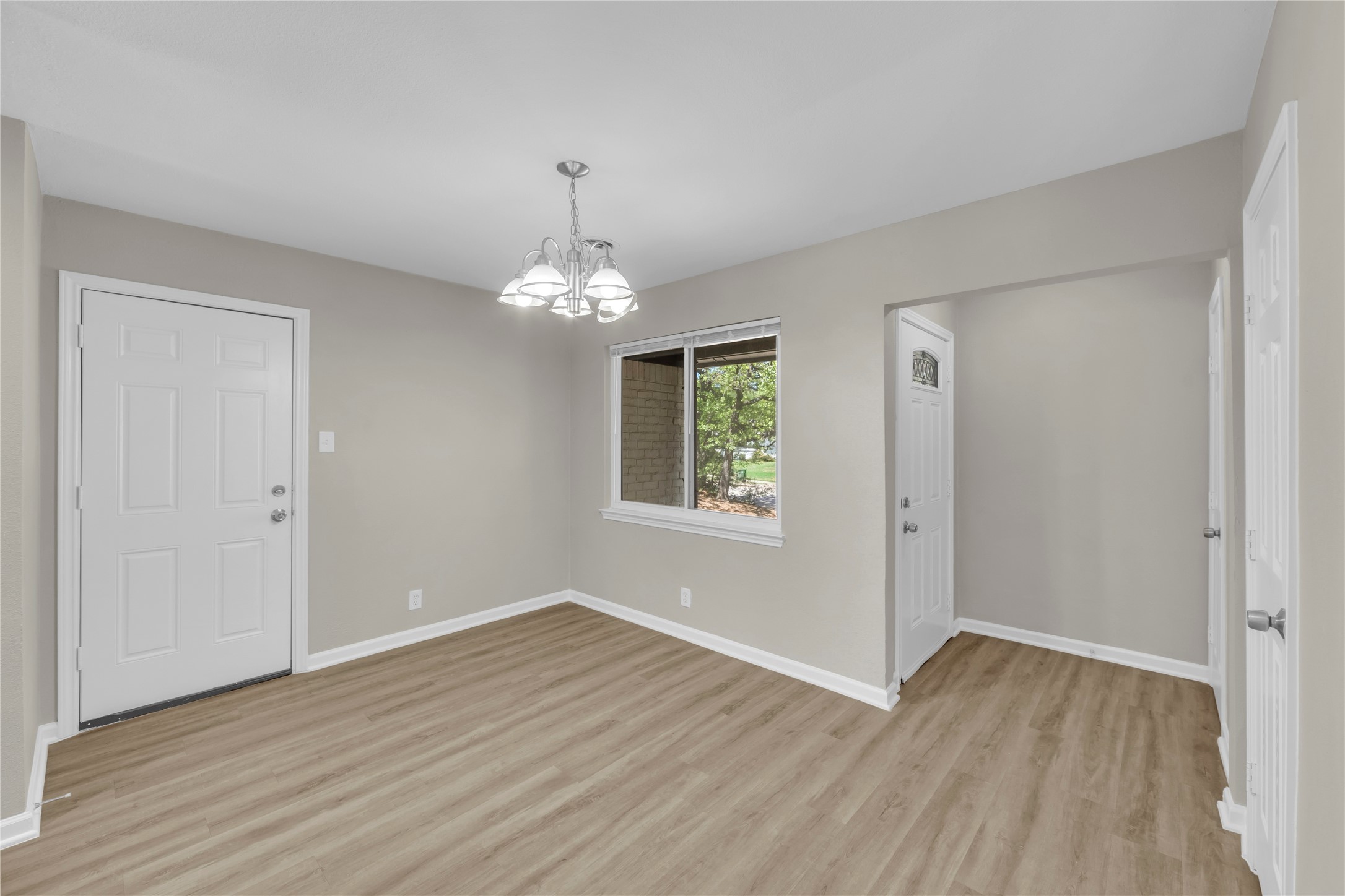 12 Somerset Terrace Bedford TX 76022