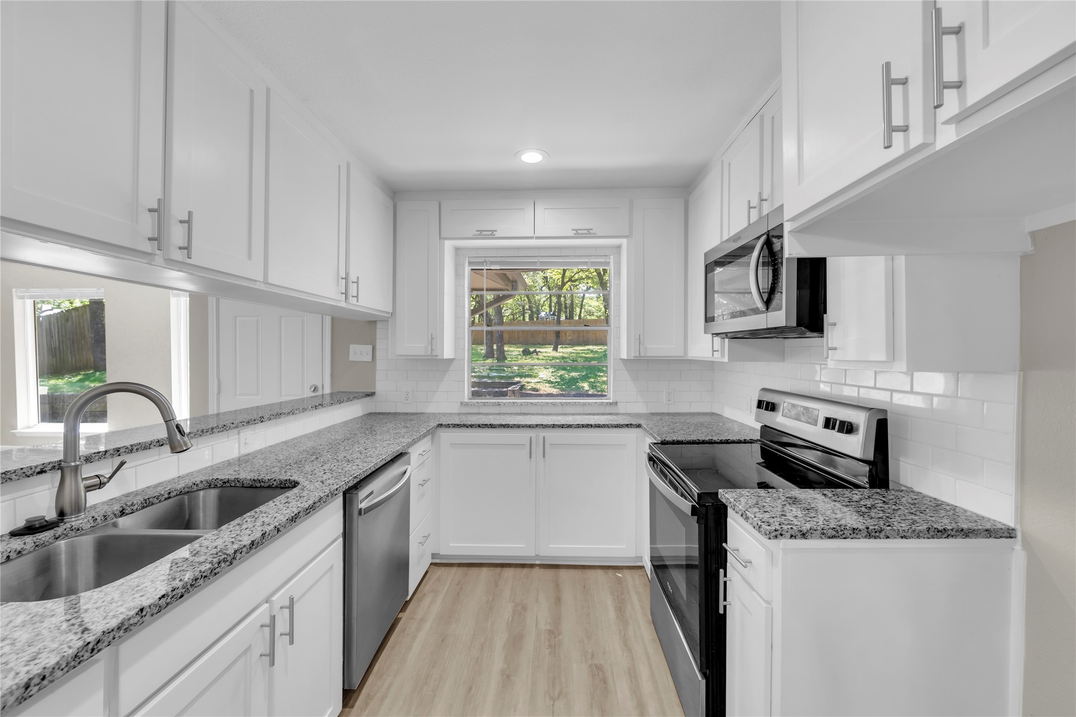 12 Somerset Terrace Bedford TX 76022