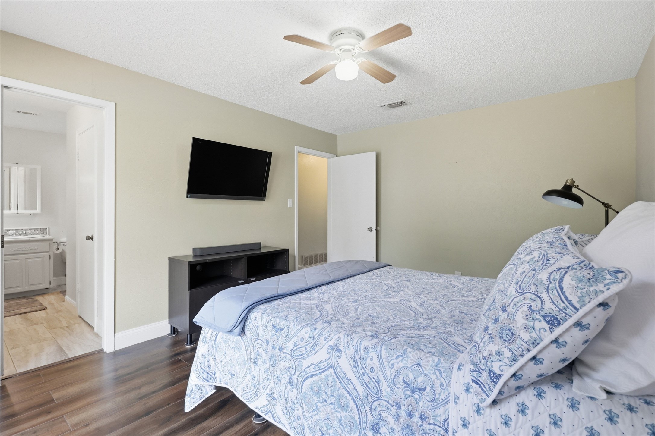 5617 Kindling Court Arlington TX 76016