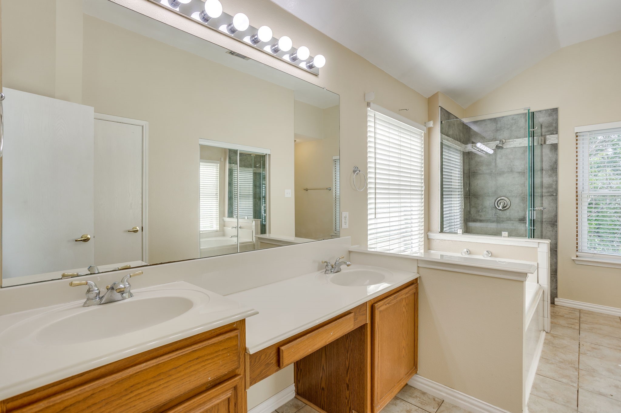 4917 Dougal Avenue Fort Worth TX 76137