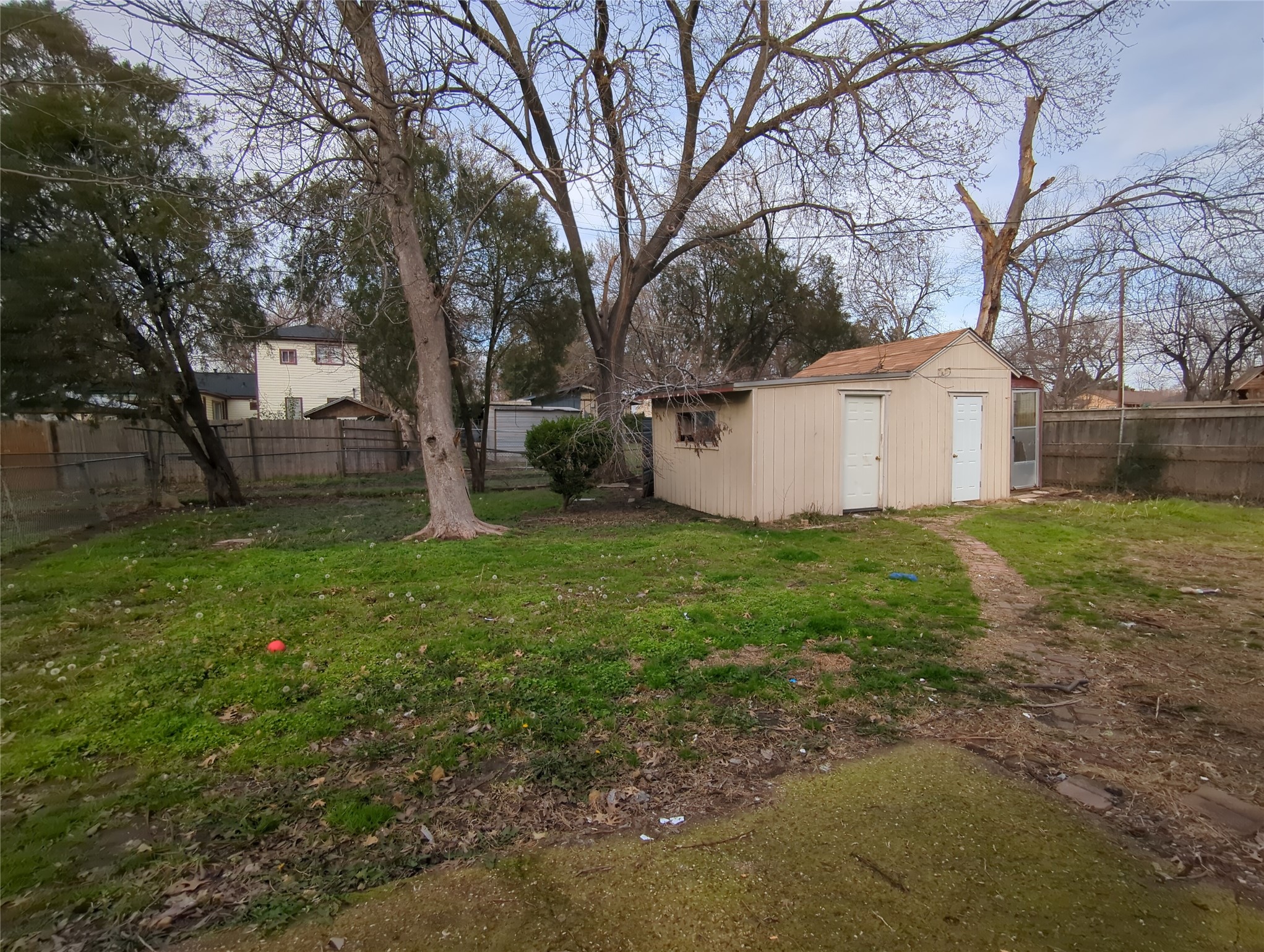 1449 Nash Street Garland TX 75042
