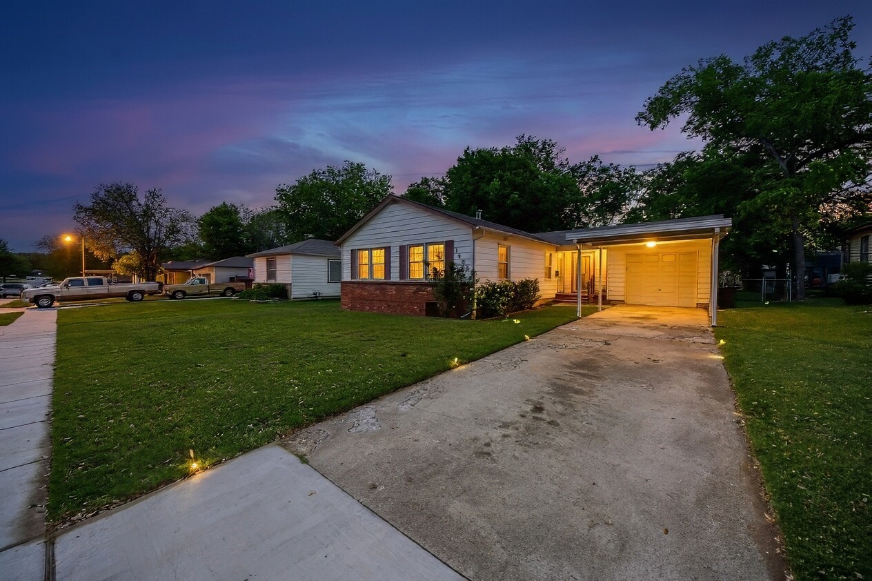 5029 Vicki Street Haltom City TX 76117