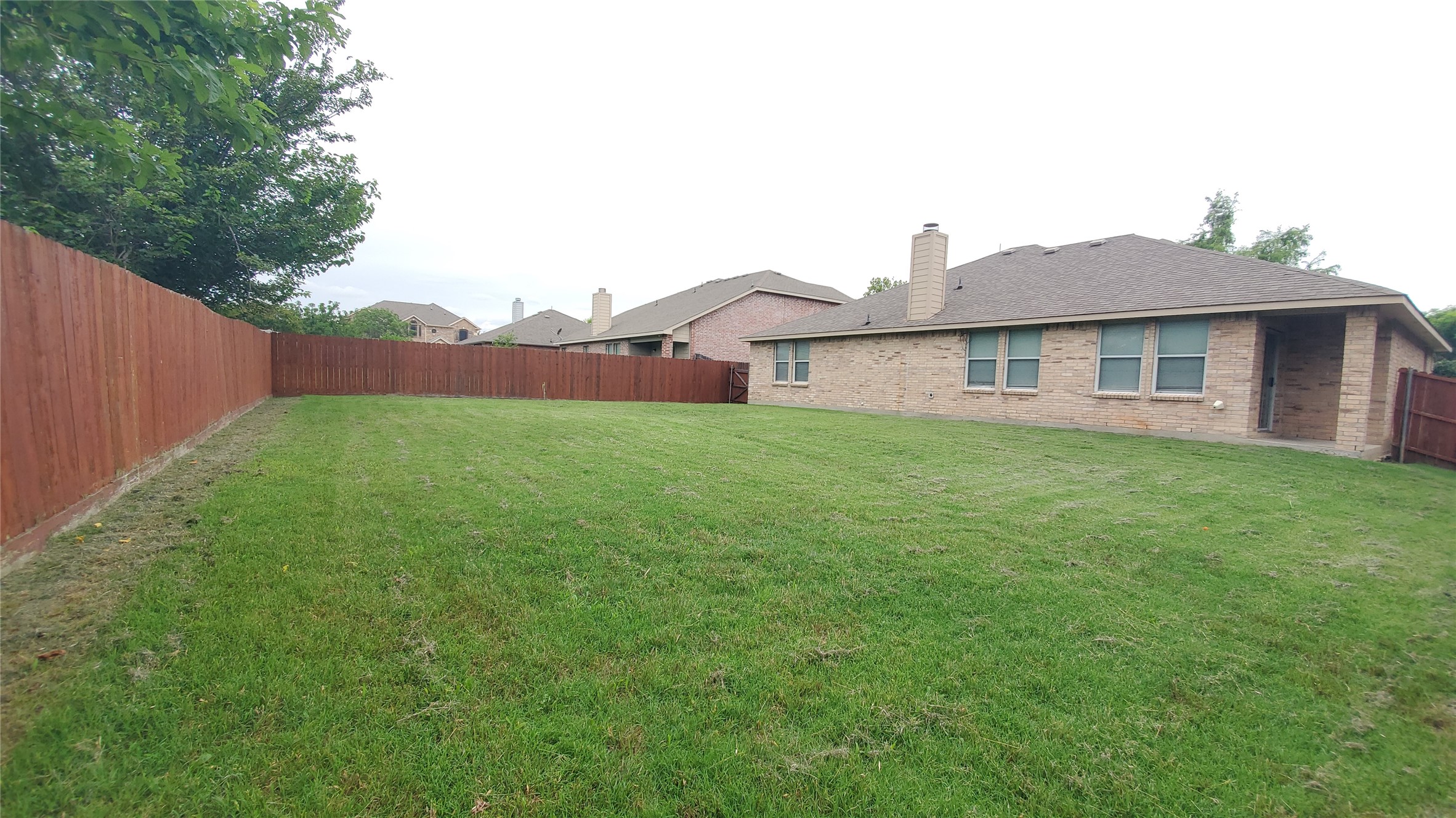 1118 Bradford Drive Glenn Heights TX 75154