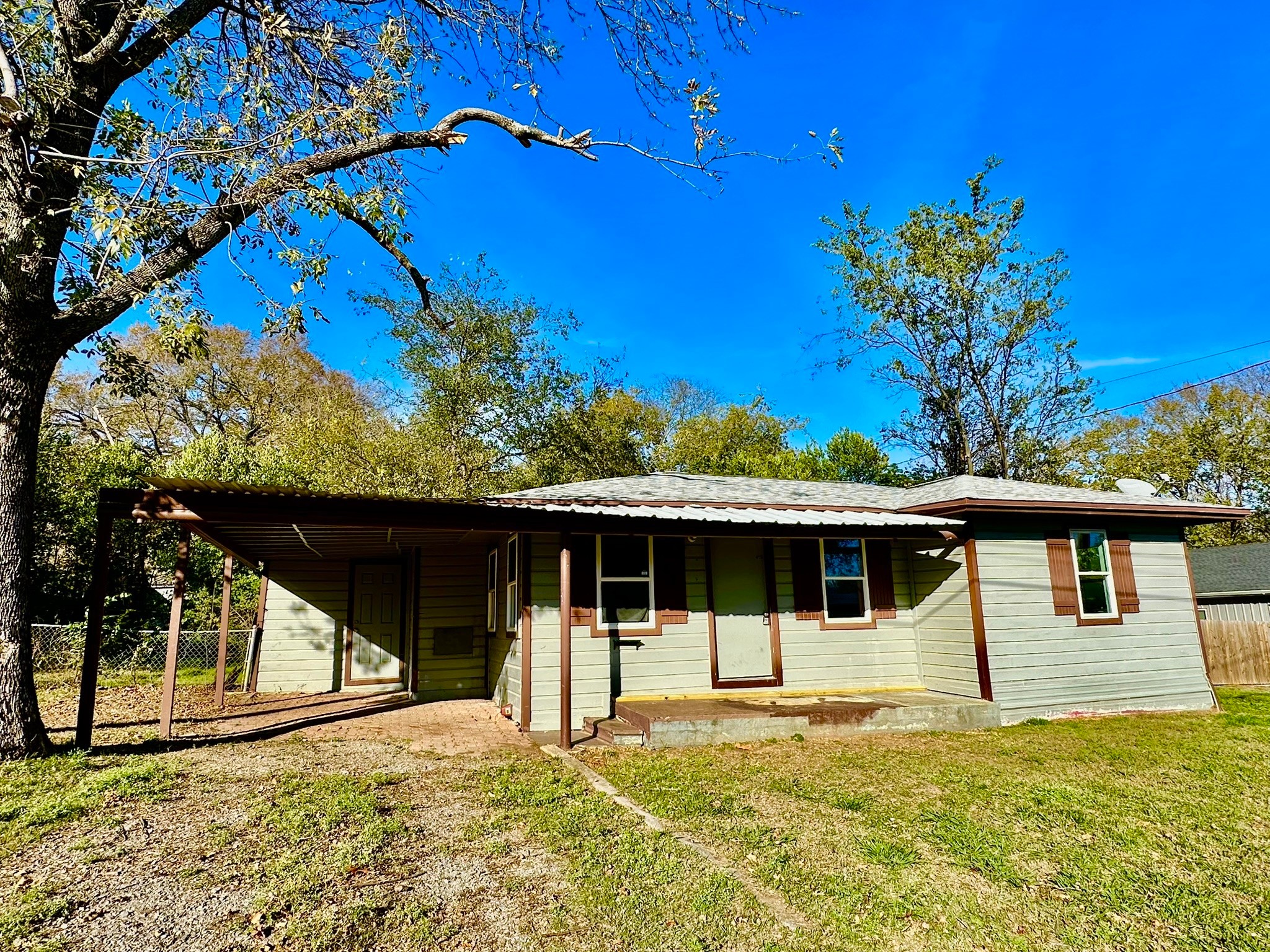 303 E South Street Whitesboro TX 76273