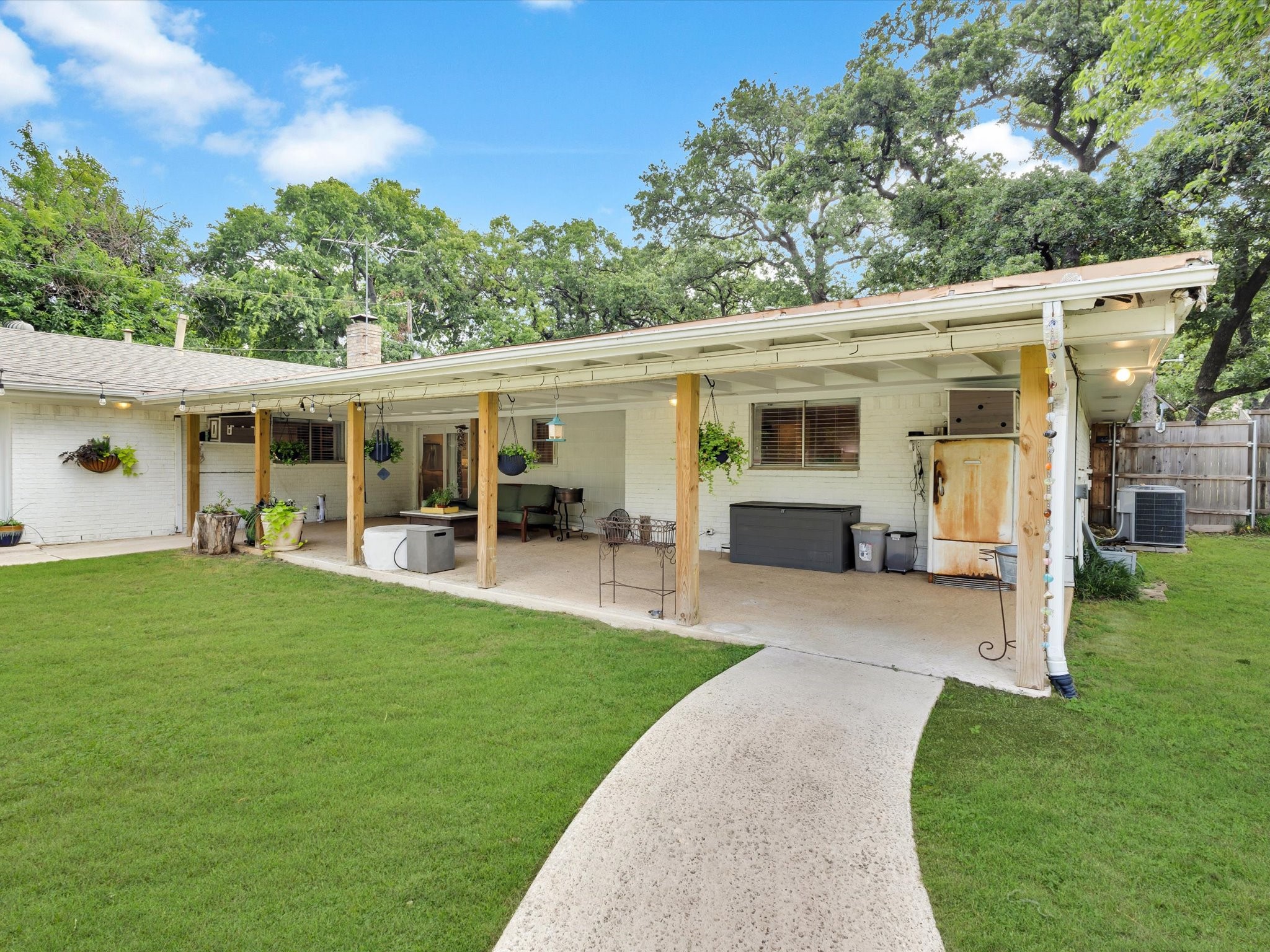 6004 Ken Avenue Arlington TX 76001