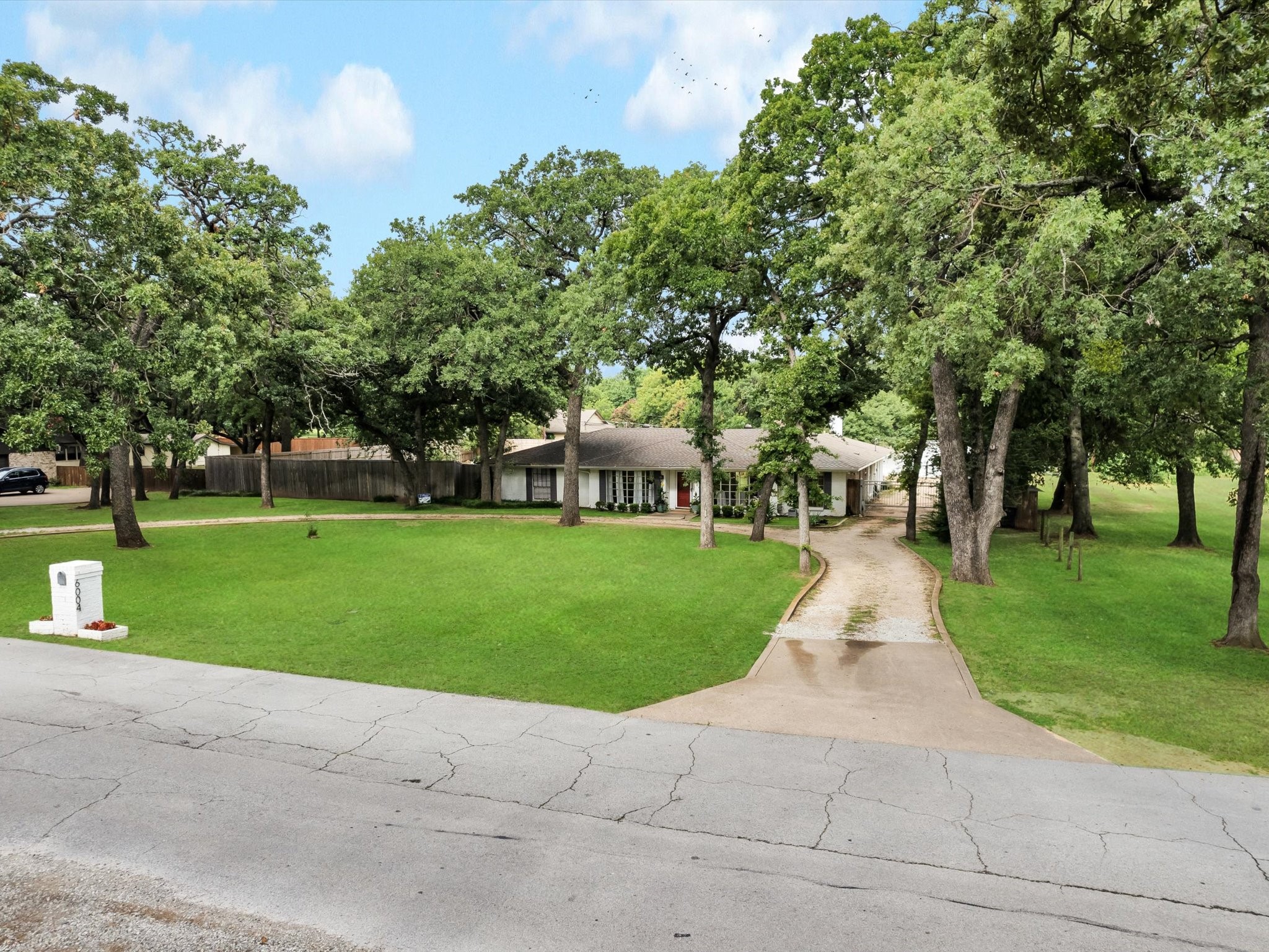 6004 Ken Avenue Arlington TX 76001