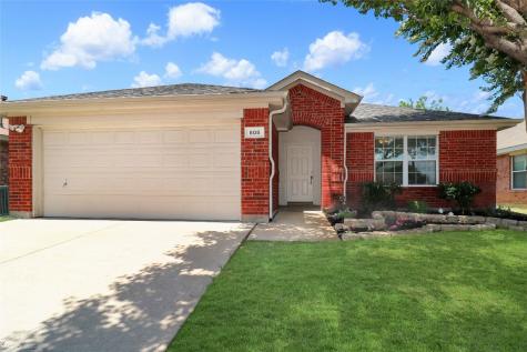 808 Deerbrook Circle Grand Prairie TX 75052