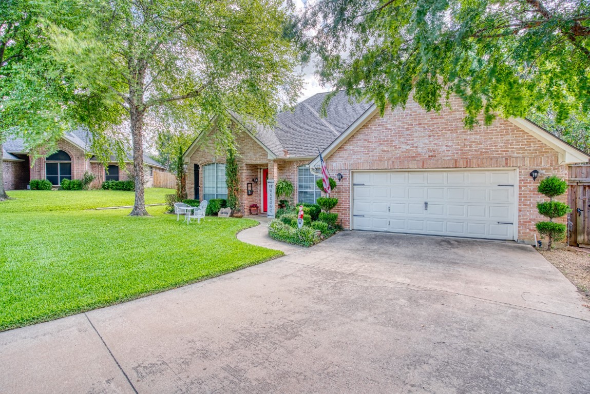 812 Clear View Court Burleson TX 76028