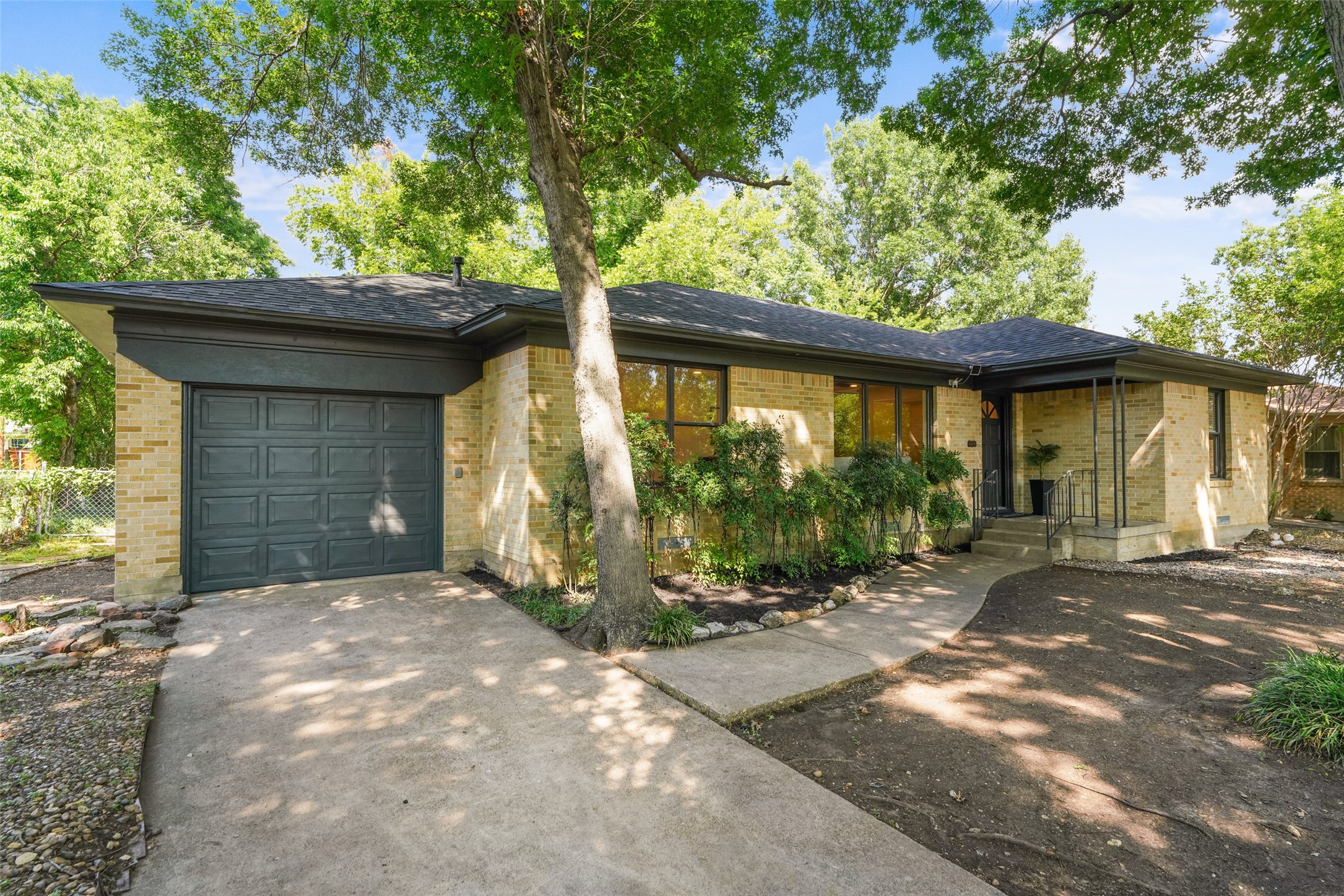 1711 Quadrangle Drive Dallas TX 75228