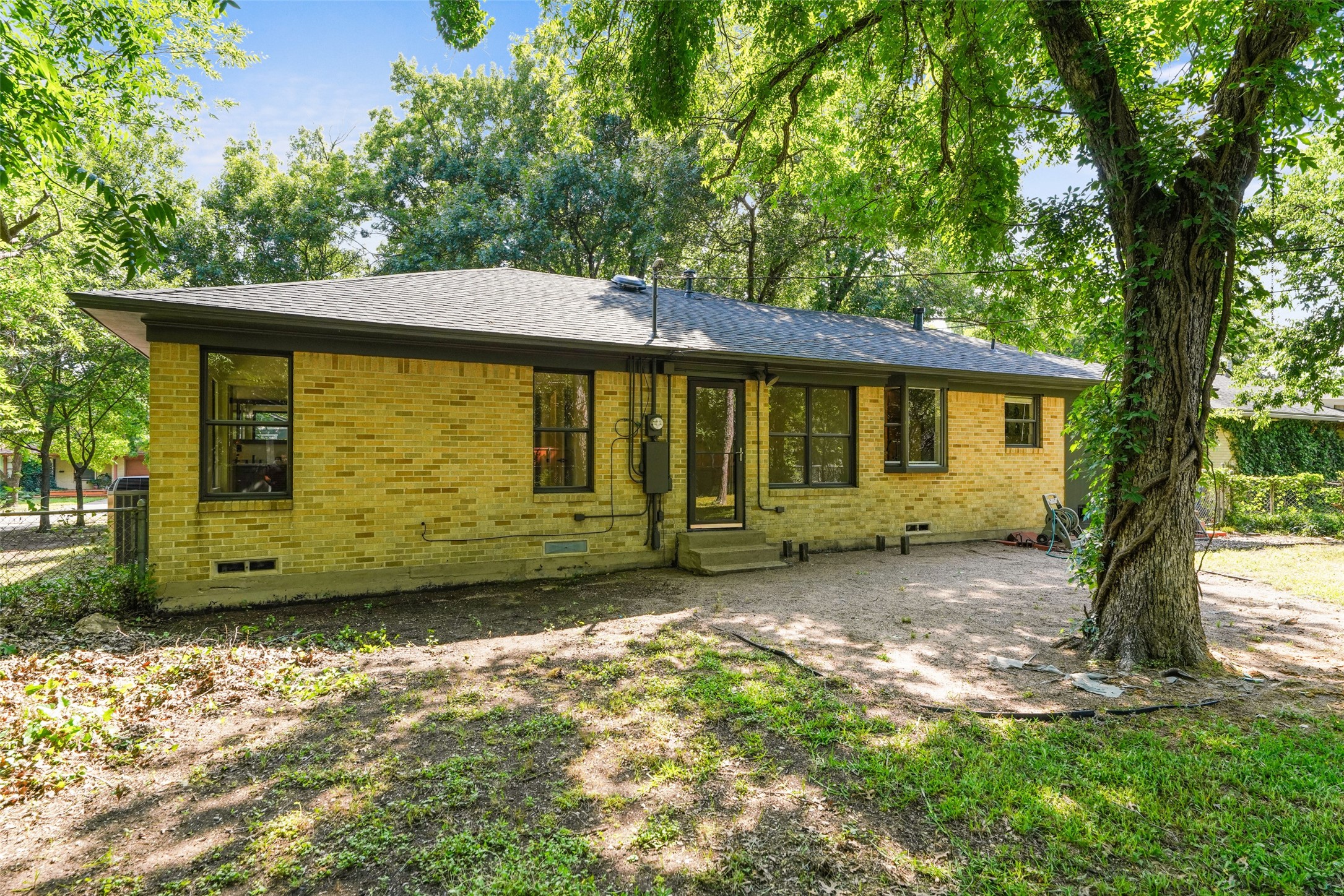 1711 Quadrangle Drive Dallas TX 75228