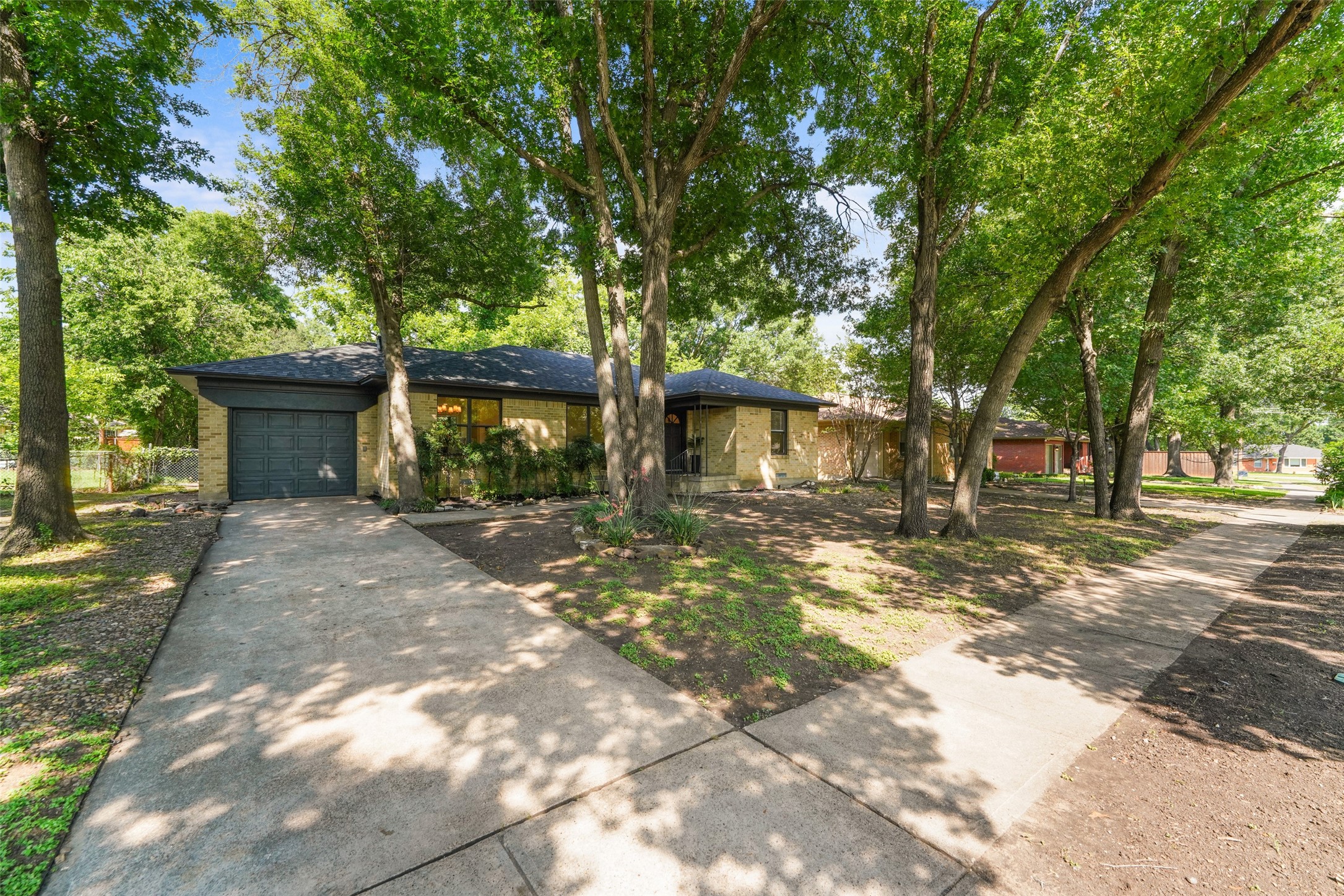 1711 Quadrangle Drive Dallas TX 75228